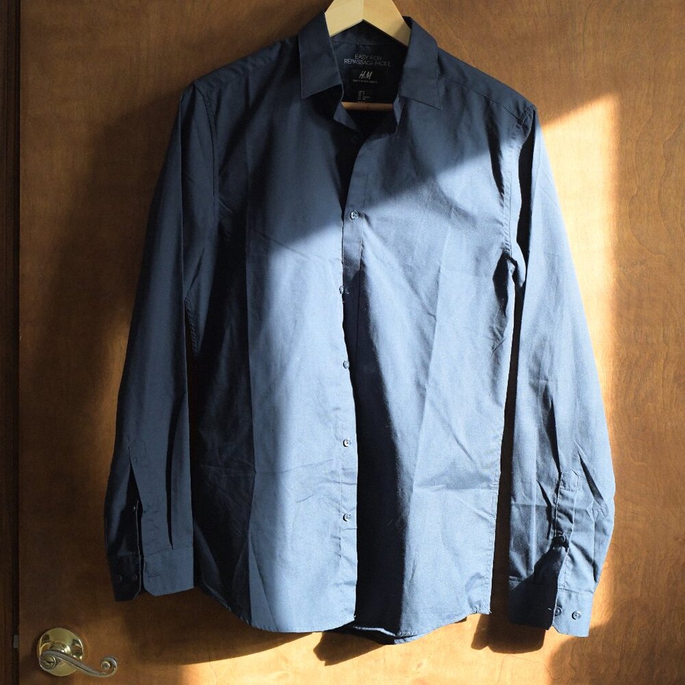 H&M Like New Navy Blue Button Down Shirt. Men's Small.